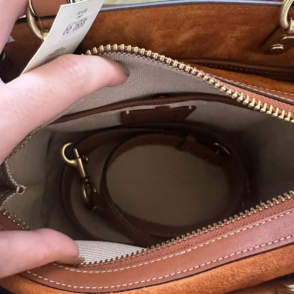 Coach Tom Wesselson limited Brown and Red Shoulder Bag with Lip Design - Picture 4 of 6